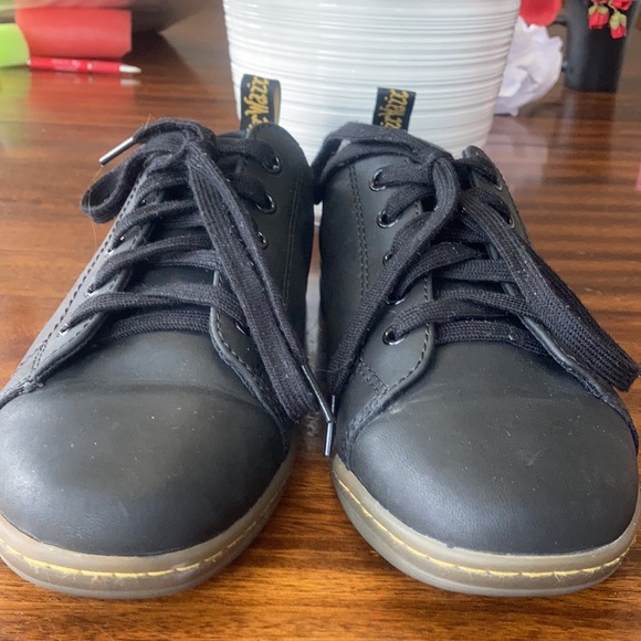 Dr. Martens 5 Eye black shoes unisex. - Picture 2 of 12